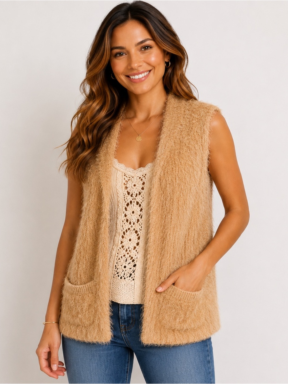 Anna Grace Fuzzy boho open front vest, Size Medium‎